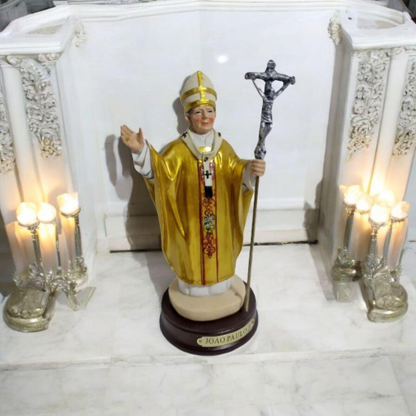 Papa San Pablo II , virgenes y santos catolicos