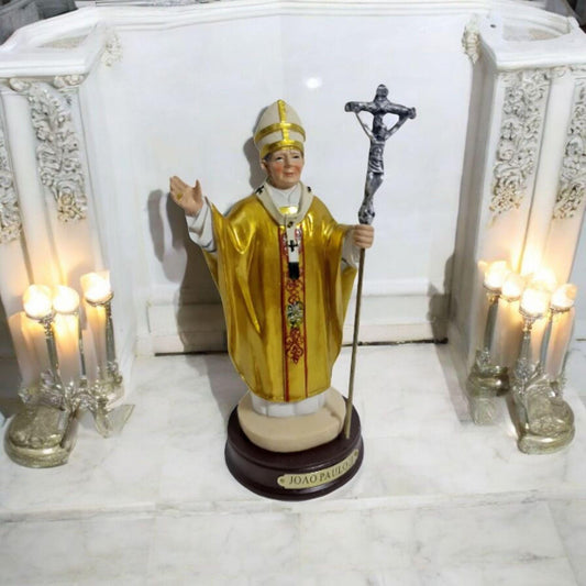 Papa San Pablo II , virgenes y santos catolicos