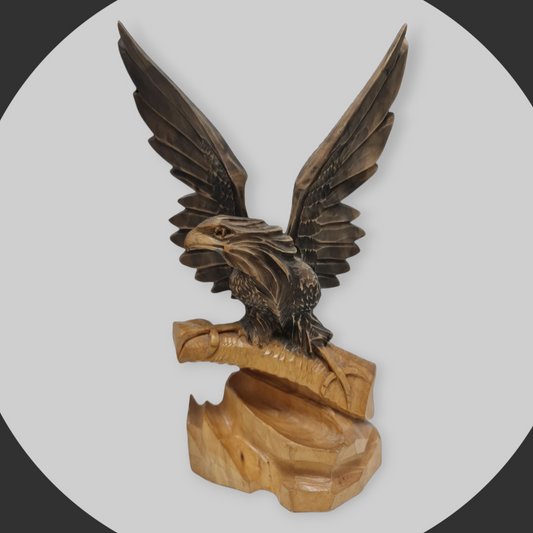 Aguila madera tallado a mano