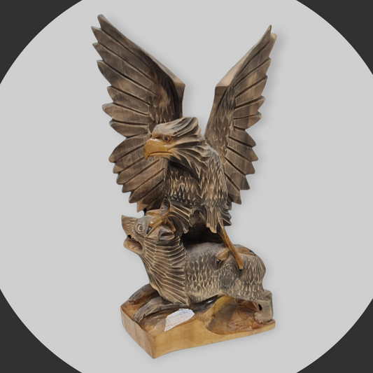 Aguila madera tallado a mano con lobo