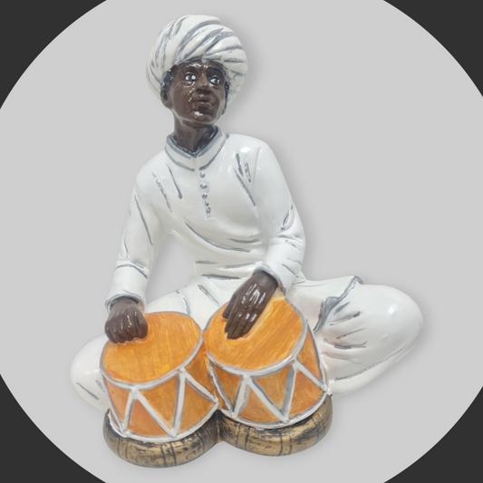 Figura indio sentado