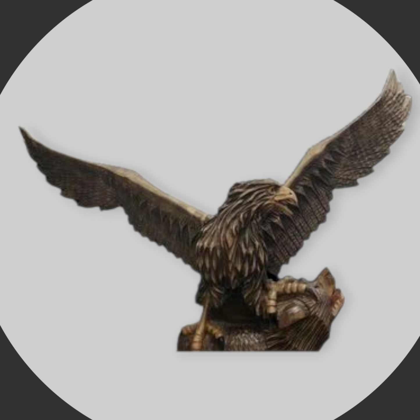 Grandioso Aguila tallado a mano