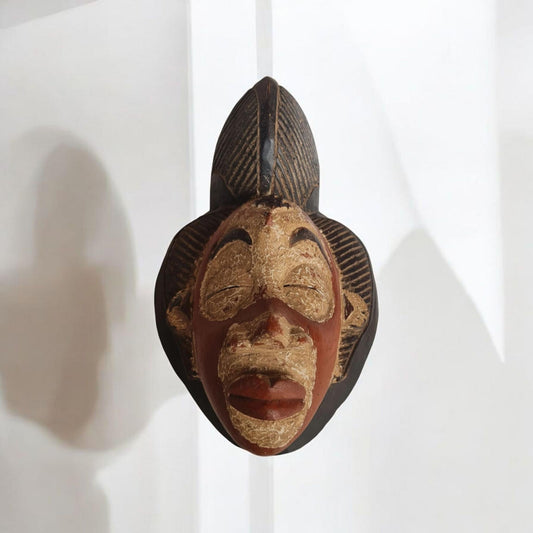 Antigua mascara Punu Gabon arte africano