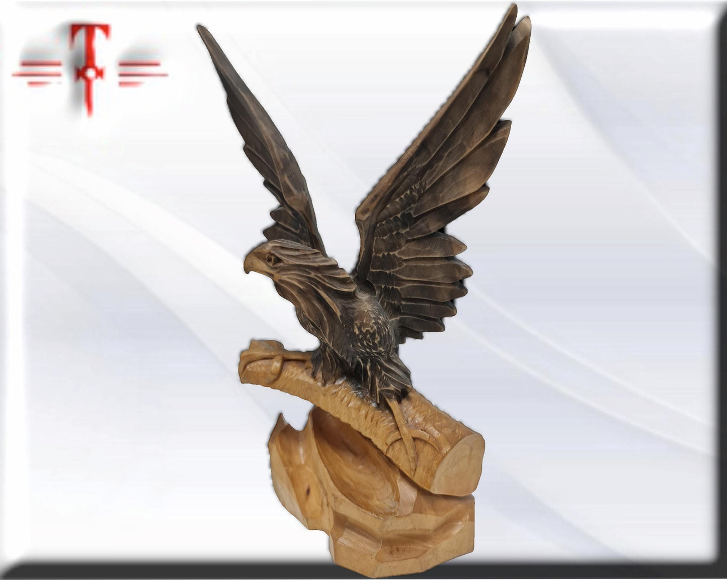 Aguila en rama , tallado a mano