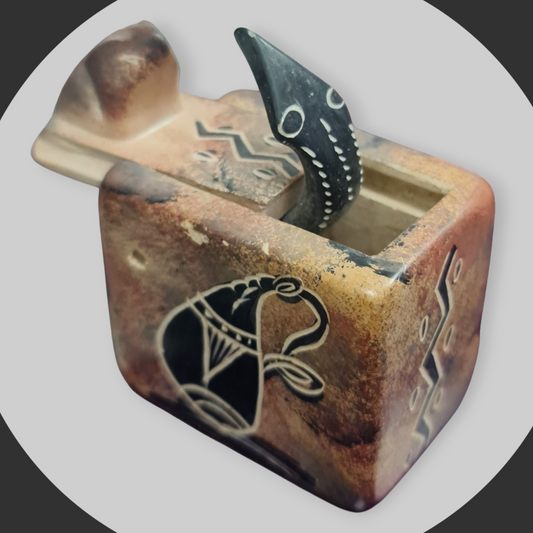 Cajita piedra con serpiente