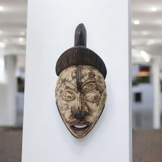 Antigua mascara africana Punu arte africano
