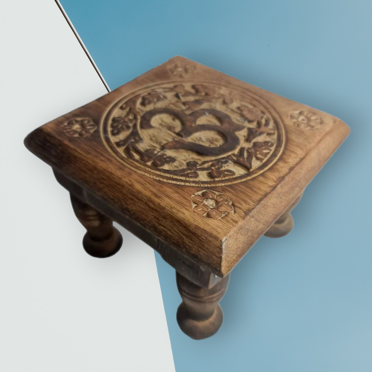 Mesa con simbolo OM