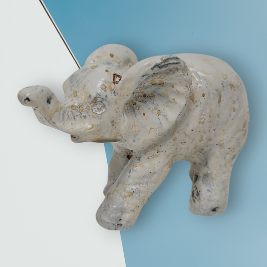 Elefante de resina blanco