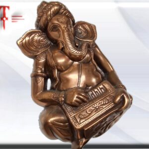 Figura Ganesha o Ganesh latón . Es uno de los dioses más conocidos y adorados del panteón hinduista. ​