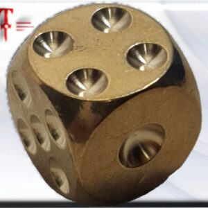 Dado metal dorado 1 unid tamaño: 15*15*15mm peso total: 30gr ¿Cual es el origen de los dados? Los dados, son una evolución de la taba (un hueso del pie que tenemos todos los animales que apoyamos completamente la planta del pie al caminar) y que llegó desde Ásia a Europa, donde evolucionó al concepto que conocemos actualmente.