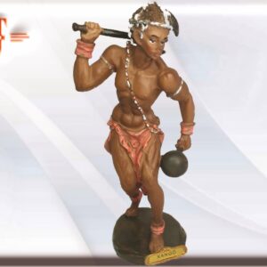 Orixa Xangó .  Peso: 330gr Medida : 23*8*8cm Material : resina Changó. Quizás el más "popular" de los Orishas, gobierna los relámpagos, los truenos, el fuego, los tambores y la danza. El es un orisha guerrero de inteligencia o ingenio agudo, temperamento irascible y la personificación de la virilidad. De igual forma, Shangó es un Osha guerrero, el rey de la Religión Yoruba y uno de los Orishas más populares de su panteón. Además , Shangó es un Osha de cabecera. Orisha de la justicia, la danza, la fuerza viril, los truenos, los rayos y el fuego, dueño de los tambores Batá, y la música; Representa la necesidad y la alegría de vivir, la intensidad de la vida, la belleza masculina, la pasión, la inteligencia y las riquezas. También es el dueño del sistema religioso de Osha-Ifá. Representa el mayor número de situaciones favorables y desfavorables. Así mismo su receptáculo es una batea de madera, preferentemente de cedro, con tapa, que se sitúa arriba de un pilón que muchas veces puede tener forma de castillo. Con todo esto , Sus atributos principales son seis herramientas hechas en cedro, hachas, espadas, rayos, tambores, una mano de caracoles, corona, copa, un sable, maraca de güira, una maza, etc. Shangó también lleva un chekere hecho de carapachos de tortuga. Entre los utensilios que se le pueden poner alrededor se encuentran un caballo negro, un tambor, una bandera roja brillantes, 3 hachas, un garrote y una cimitarra. Sus elekes se confeccionan alternando cuentas rojas y blancas. Por ello, Shangó habla en el diloggún por Obbara (6) y por Ellila Sebora (12), que es su letra principal Sus objetos de poder son un hacha de dos cabezas, una copa y una espada. Sus Ofrendas Se le ofrenda amalá hecha a base de harina de maíz, leche y quimbombó, plátanos verdes, otí, plátano indio, vino tinto, maíz tostado, cebada, alpiste, etc. Se le inmolan carneros, gallos, codornices, jicotea (tortuga de río), gallina de guinea, palomas, etc. Sus ewes son el bledo punzó, atiponlá, platanillo de Cuba, Ceiba, paraíso, cedro,yagruma , álamo, baría, zarzaparilla, bejuco carey, bejuco colorado, almácigo, camagua, combustera cimarrona, caña de azúcar, cebolla, caoba, flamboyán, guano blanco, guano prieto, laurel, maíz, palo amargo, mamey colorado, palo boma, hierba jicotea, piñón, piñón botija, quimbombó, rompesaragüey, ruda, tomate, travesera, yaya, palma, peonía, hierba buena, trébol, canistel, filigrama, yaba, etc... Iformacion recopilada de EcuRed Orixa Xangó