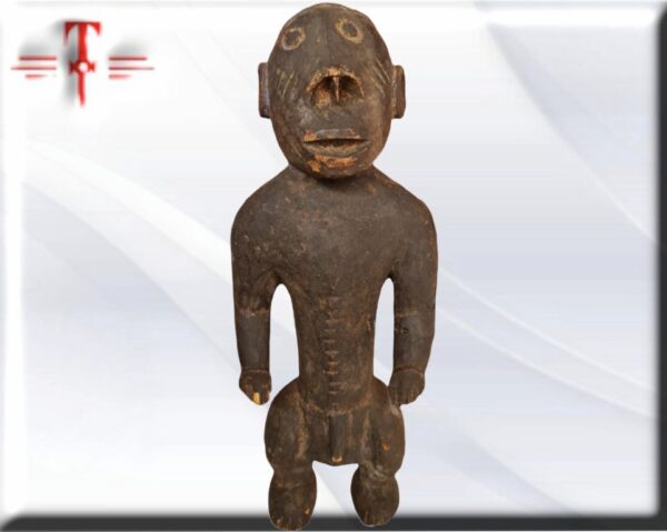 Fetiche Bakongo Congo ref109 Son figuras humanas talladas en diversos tipos de madera representan a personajes de importancia para la vida de la comunidad