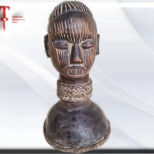Fetiche Bamun Congo ref127 Son figuras humanas talladas en diversos tipos de madera representan a personajes de importancia para la vida de la comunidad