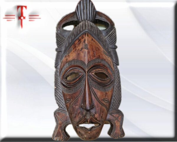Máscara Yahure Costa de Marfil El culto a los antepasados y la importancia de los espíritus de la naturaleza. Y como sus creencias en estos poderes no humanos