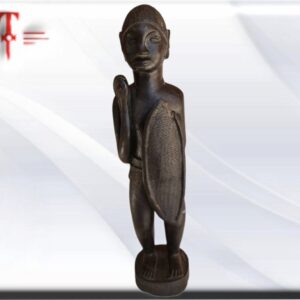 Fetiche cazador Bamun Camerun Son figuras humanas talladas en diversos tipos de madera representan a personajes de importancia para la vida de la comunidad