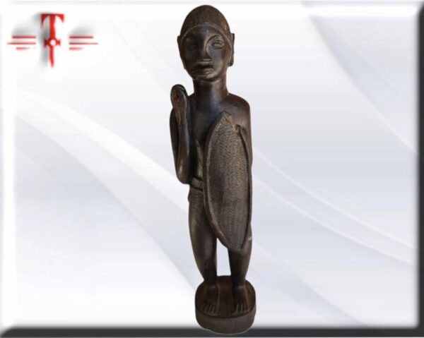 Fetiche cazador Bamun Camerun Son figuras humanas talladas en diversos tipos de madera representan a personajes de importancia para la vida de la comunidad
