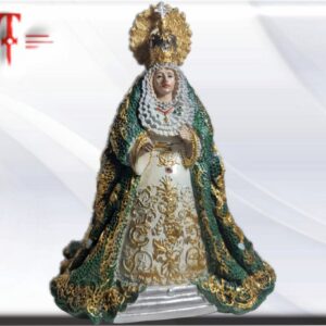 Nuestra Señora de la Esperanza Macarena Coronada venerada en la basílica de la Macarena