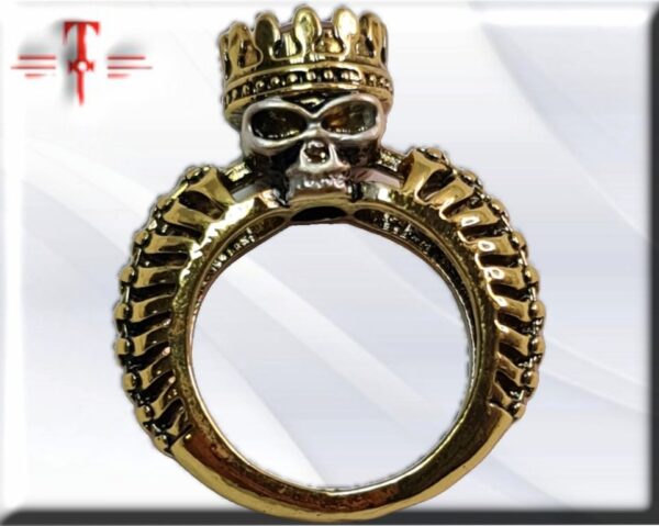 Anillo Rey mod. b141    size:10 Las joyas han tenido multitud de usos a lo largo de la historia: Como símbolo de riqueza. Uso funcional. Simbolismo (para indicar estatus o pertenencia). Protección (en forma de amuleto).