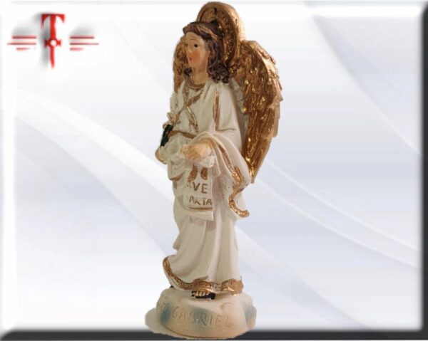 Arcángel Gabriel 8cm uno de los siete arcángeles. Se le llama “Ángel de la Presencia de Dios” por ser reconocido como uno de los siete espíritus que están ante el trono de Dios