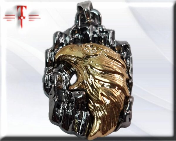 Colgante cabeza águila La joyería de acero inoxidable es reconocida por su larga duración y resistencia.