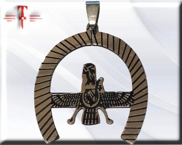 Colgante egipcio mod026 Se calcula que el origen de los dioses egipcios es de 3000 años antes de Cristo.