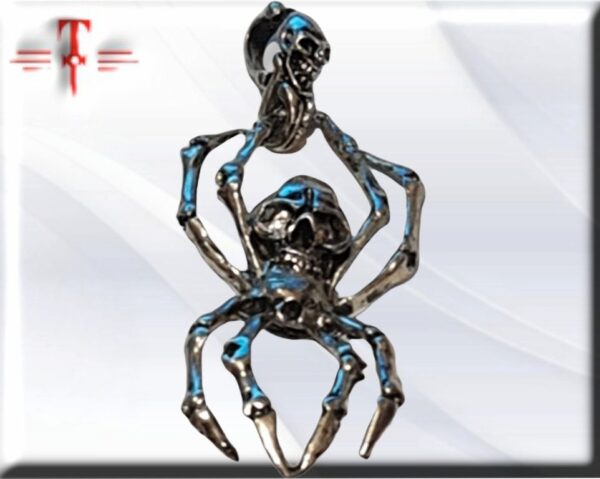 Colgante araña calavera gracias a las diversas formas y estilos que se pueden crear con el acero inoxidable