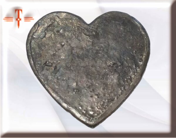 Corazón metal Refuerzo del oricha Oggún y componente de la "nganga" o prenda de Sarabanda (representación de Oggún en la Regla de Palo Monte).