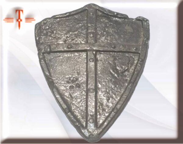 escudo de metal Se utiliza en ébboses y como complemento de algunos orichas. Complemento en montaje de fundamentos de Palo Monte.