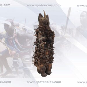 Fetiches Nkisi Congo ref:486   Peso : 2600gr   tamaño aprox 57*19*20cm Los nkisi son los grandes guerreros y luchadores del vudu Son figuras humanas talladas en diversos tipos de madera representan a personajes de importancia para la vida de la comunidad: curanderos, guerreros, antepasados, la mujer…
