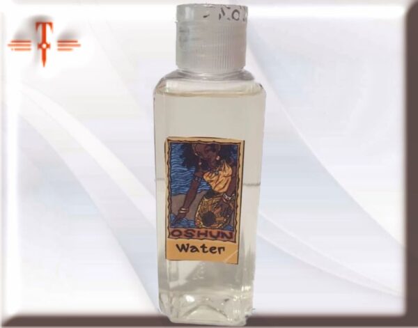 Oshún water es una colonia que pertenece a la orisha se utiliza como atributo de la Diosa de las aguas dulces