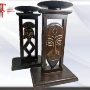Pareja de candelabros Estas obras artísticas están asociadas en su mayoría a las creencias religiosas de los pueblos africanos