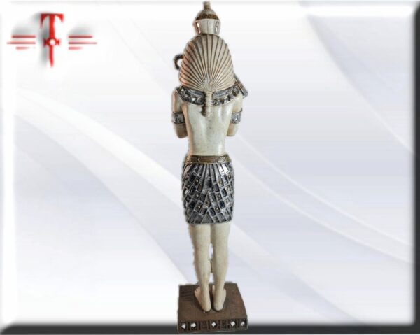 Faraón egipcio mosaico .Faraón es la denominación bíblica dada al rey del Antiguo Egipto. En Egipto reinaron infinidad de faraones.