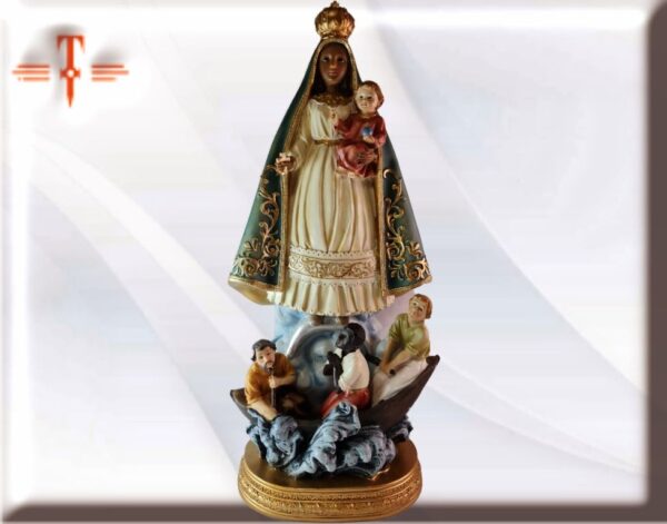 Virgen de la caridad del cobre las cubanas llevaran como adorno y las medallas de María