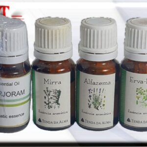 Extractos hierbas Los extractos vegetales son macerados naturales de plantas que contienen un sin fín de propiedades beneficiosas . Son uno de los mejores ingredientes que hay para llenar de beneficios las formulaciones esotéricas. Se pueden utilizar para elaborar cremas, baños, jabones,  aceites corporales, etc En spotencias puedes comprarlos hidrosolubles y oleosos. Los primeros son solubles en agua, mientras que los segundos se mezclan perfectamente con aceites y grasas. Los extractos vegetales hidrosolubles son perfectos para añadir a las formulaciones que tengan fase acuosa, como es el caso de las cremas , mascarillas, geles... Mientras, los extractos de plantas oleosos resultan estupendos para usar en formulaciones esótericas que tengan un alto porcentaje de aceites, , aceites corporales, . Nuestros extractos vegetales se presentan en estado líquido para poder incorporarlos fácilmente a las elaboraciones caseras.