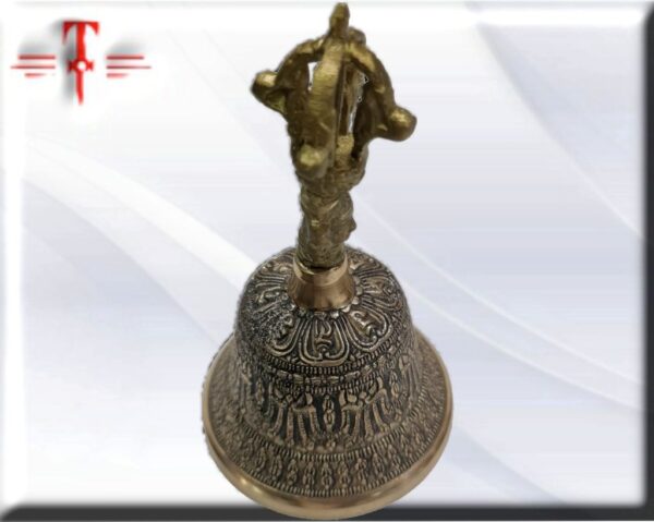campana Budista Tibetana .Las campanas colgantes o bonshō , servían, en su origen, para expresar con la potencia de su sonido el poder benefactor de la enseñanza de Buda.