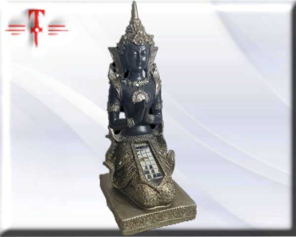 Buda Thai Dimensiones: 28cm / 11.02 Inch Peso: 545 gr Su imagen es un símbolo inspirador de pensamientos alentadores: abundancia, armonía, serenidad, salud, prosperidad, y como el pensamiento es energía creadora siempre es magnífico contar en la casa con este tipo de estímulo cotidiano.
