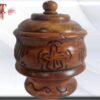 ikofa de madera tallado , receptáculo orula donde vive el orisha, tallado artesanalmente Peso 500 gr medidas : 16*12 cm Orula u Orunmila es el Orisha de la adivinación, el oráculo supremo. Es el gran benefactor de la humanidad y su principal consejero. El revela el futuro a través del secreto de Ifá. Es así mismo un gran curador, quien ignore sus consejos puede sufrir los avatares producidos por Eshu.