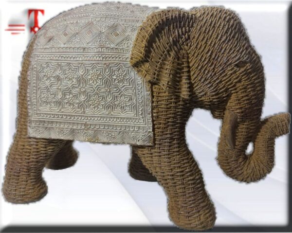 Elefante Suerte modelo Mimbre Tamaño 20*30cm / 7.87*11.81 Inch Peso : 866gr