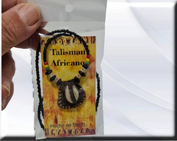 Amuleto africano atrae suerte amuletos arte africano -Secretos del vodoun de los Fon , Benín - arte religioso Son originales y artesanales preparados por guerrero de la medicina tradicional Africana de Benin