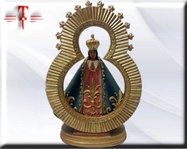 Nuestra Señora de Suyapa Peso 500 gr – medida : 22 cm / 8.66 Inch material : resina Nuestra Señora de Suyapa, o Virgen de Suyapa, es una advocación mariana de la religión católica encontrada en la Basílica de Suyapa, en Tegucigalpa, Honduras.