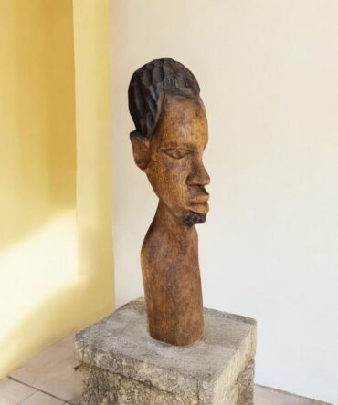 Busto de Hombre Africano de Malí en Madera Tallada (Siglo XX)
