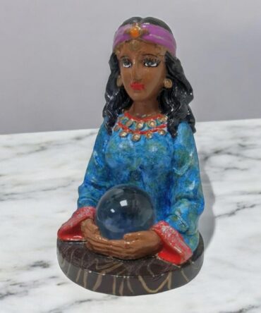 Estatua Busto , Tarotista , Gitana vidente con bola de cristal ,articulos esotéricos y religiosos