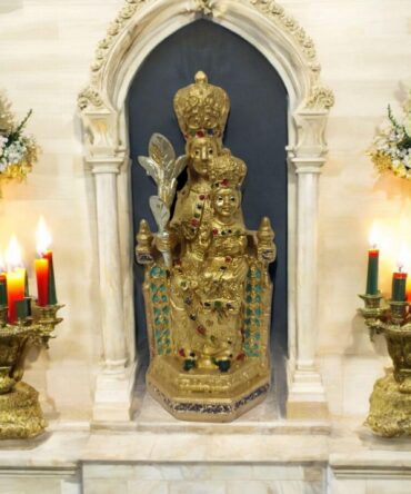 Figura de la Virgen de la Vega (Salamanca) en Resina , productos Religiosos