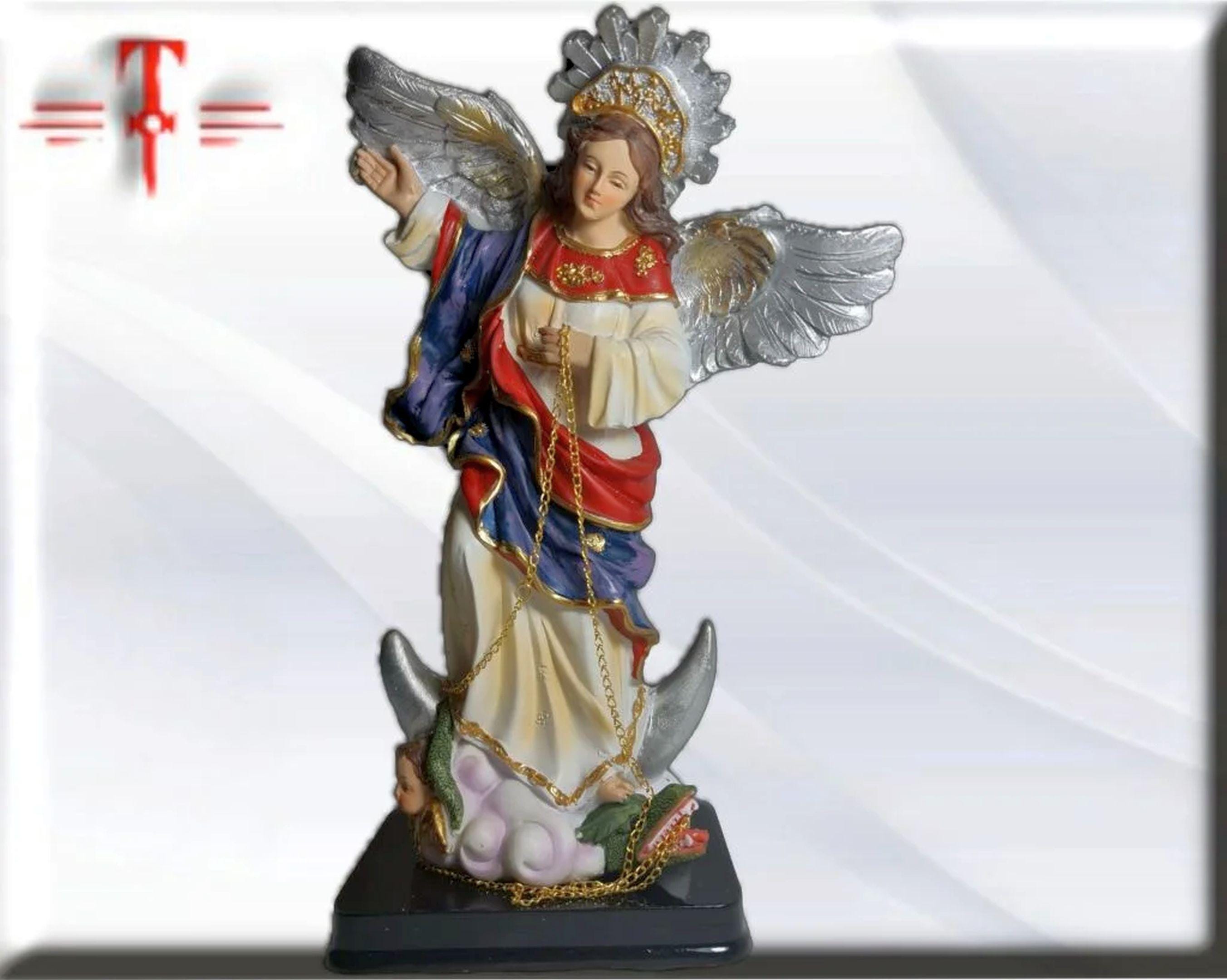 Figura de la Virgen de Quito en Resina Premium – 22 cm, Santos y Vírgenes católicos , productos Religiosos - Image 4