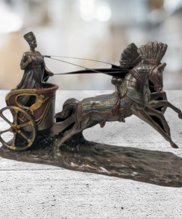 Gran Esposa Real Nefertiti en carro de caballos