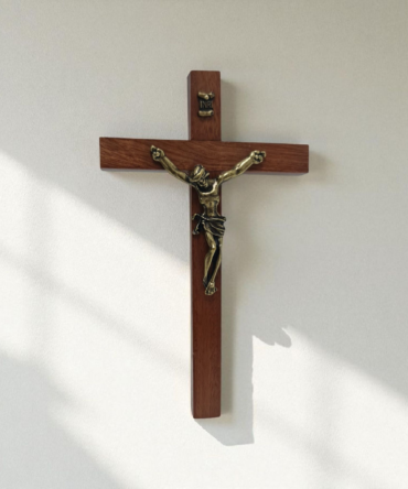 Crucifijo madera cedro con jesus  , Santos y Vírgenes católicos , productos Religiosos