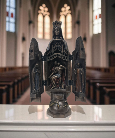 Figura de la Virgen de la Piedad (Estilo Veronese) en Resina Premium – 21 cm