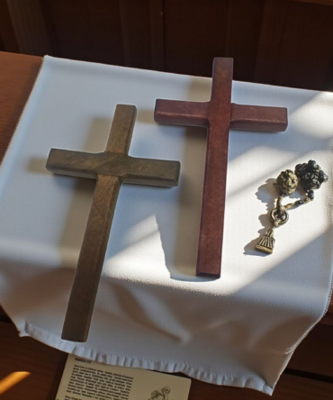 Crucifijo madera , Santos y Vírgenes católicos , productos Religiosos