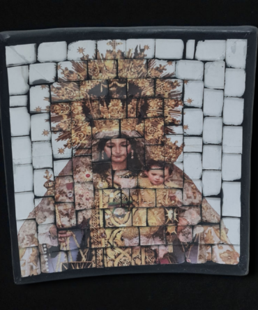 plato mosaico Virgen del Pino
