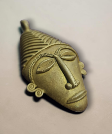Mascara africana de bronce